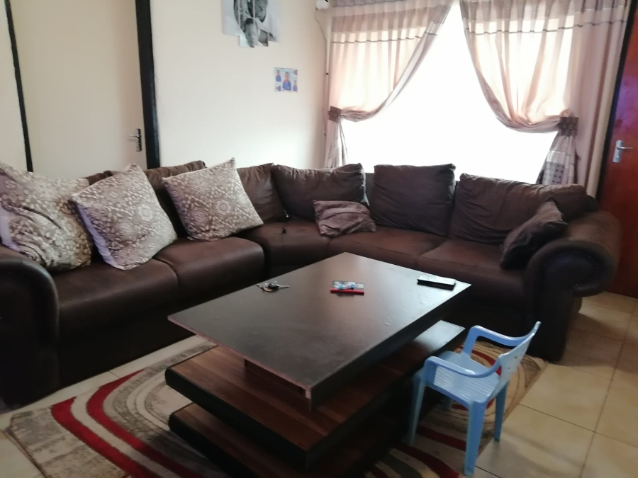 2 Bedroom Property for Sale in Tlhabane West North West